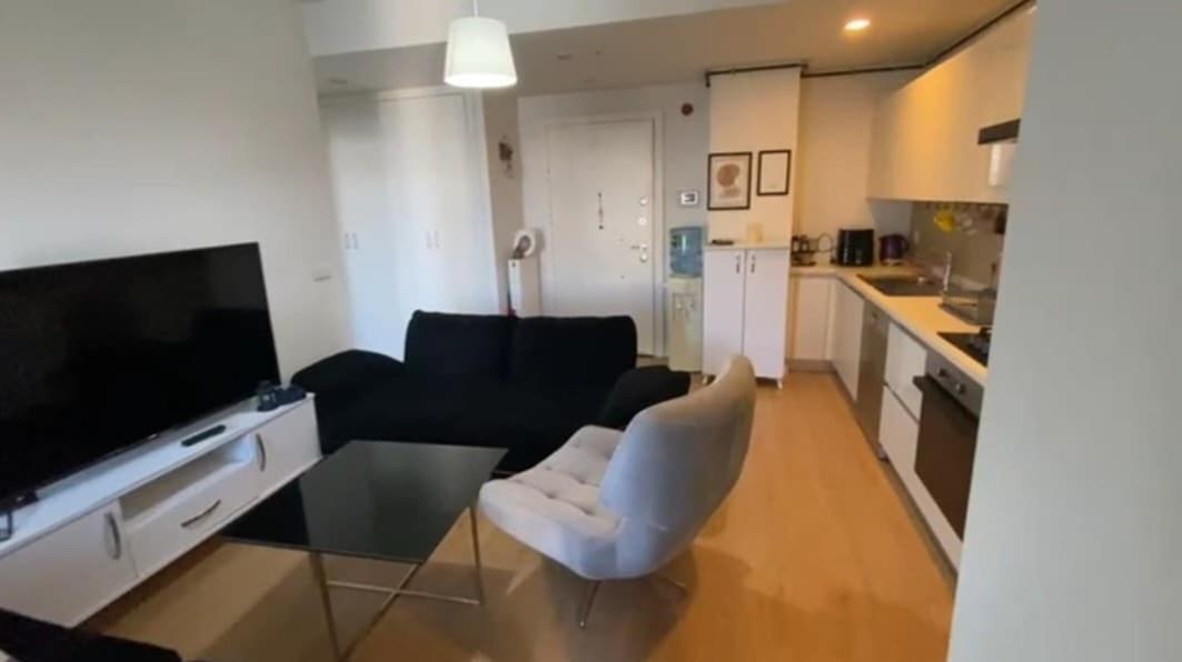 Apartment Hip *